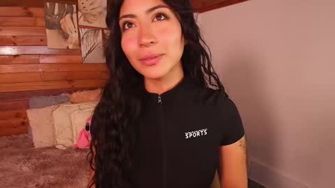 amber_curly online show from 11/08/25, 05:56