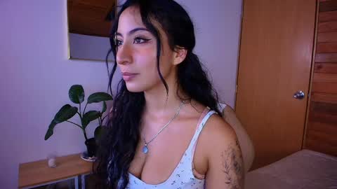 amber_curly online show from 04/10/26, 07:51