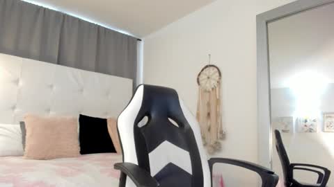 Snapshot of amber_novoa chatting on 02/08/26, 01:36 Amber Novoa online show from 02/08/26, 01:36