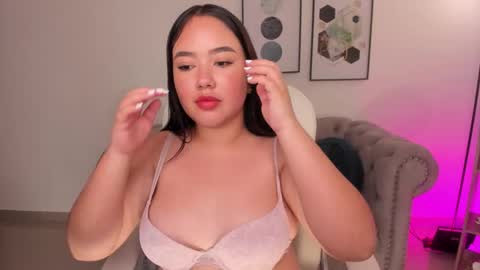 Snapshot of amber_riott chatting on 11/14/25, 12:04 amber online show from 11/14/25, 12:04