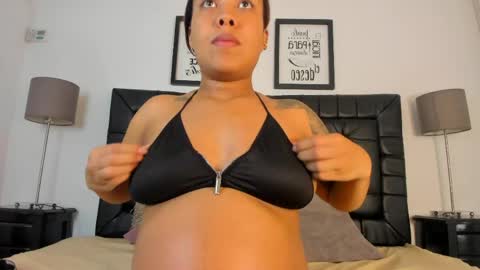 Snapshot of amber_roose75 chatting on 04/19/26, 07:27 julieta online show from 04/19/26, 07:27
