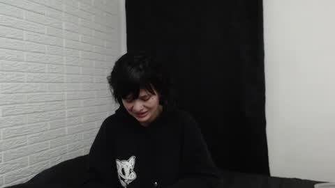 Snapshot of amber_rouss chatting on 02/21/25, 03:23 ROUSS online show from 02/21/25, 03:23