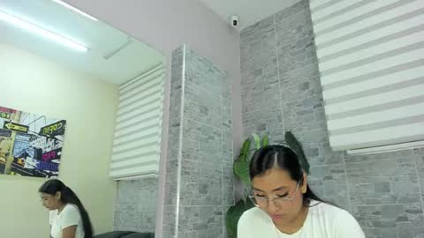 amberblazze online show from 10/21/25, 11:55