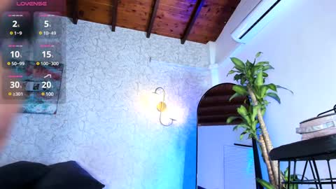 Snapshot of ambercollinns chatting on 01/24/25, 10:43 Amber Collins online show from 01/24/25, 10:43