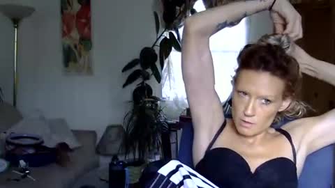 Snapshot of amberdesmond722 chatting on 05/18/26, 11:32 Kaligirll online show from 05/18/26, 11:32