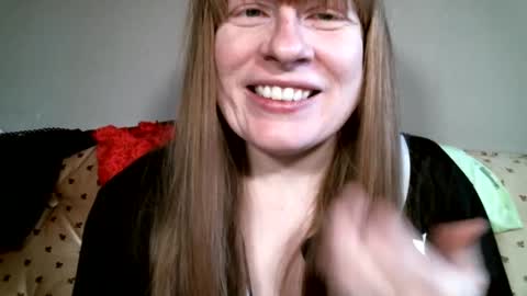 Snapshot of amberglo chatting on 05/13/26, 02:58 Amberglo Anderson online show from 05/13/26, 02:58