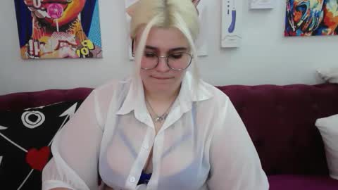 Amber online show from 09/30/25, 03:44