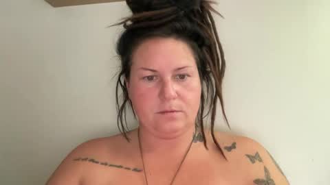 Snapshot of ambermoss7 chatting on 09/15/25, 10:32 ambermoss7 online show from 09/15/25, 10:32