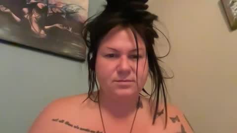 Snapshot of ambermoss7 chatting on 10/28/25, 02:53 ambermoss7 online show from 10/28/25, 02:53