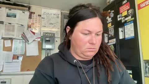 Snapshot of ambermoss7 chatting on 04/21/26, 06:34 ambermoss7 online show from 04/21/26, 06:34
