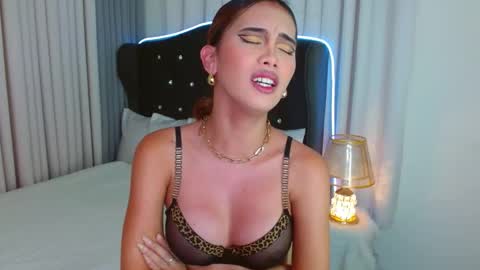 Snapshot of amberpleasure chatting on 12/15/24, 05:34 - DONT FORGET TO FOLLOW AND GIVE ME THUMBS UP online show from 12/15/24, 05:34