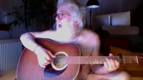 Snapshot of amberr11 chatting on 02/09/26, 11:53 Amberr11 online show from 02/09/26, 11:53