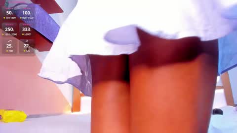 Amber online show from 02/11/25, 06:44