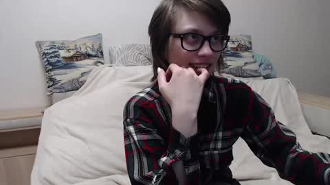 Snapshot of ambersimard chatting on 12/14/24, 10:18 Amber online show from 12/14/24, 10:18