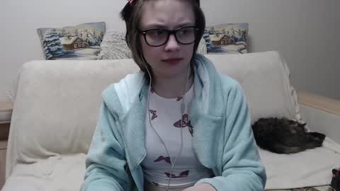 Snapshot of ambersimard chatting on 12/16/24, 02:36 Amber online show from 12/16/24, 02:36