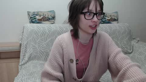 Snapshot of ambersimard chatting on 12/27/24, 01:00 Amber online show from 12/27/24, 01:00