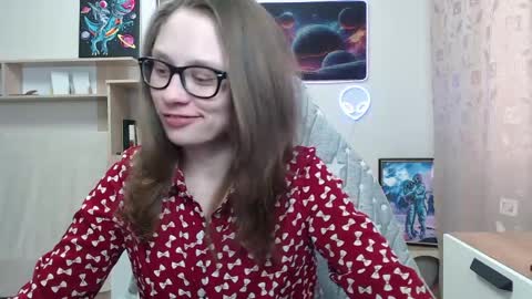 Snapshot of ambersimard chatting on 04/11/26, 04:06 Amber online show from 04/11/26, 04:06