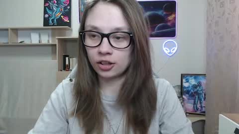 Snapshot of ambersimard chatting on 04/15/26, 03:02 Amber online show from 04/15/26, 03:02