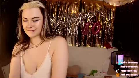 Amber Honey  online show from 12/29/24, 01:45