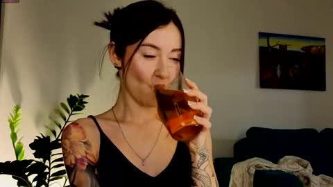 Moon inst 4mbientmoon online show from 02/19/26, 05:09