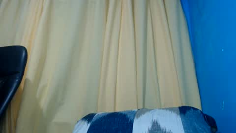 Snapshot of ambisyosa_moore chatting on 07/19/26, 04:54 Marie online show from 07/19/26, 04:54