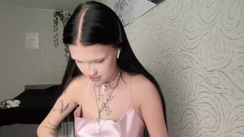 Alica online show from 11/19/25, 10:04