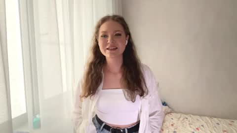 Snapshot of ameeteuscher chatting on 05/07/26, 10:53 Mia online show from 05/07/26, 10:53