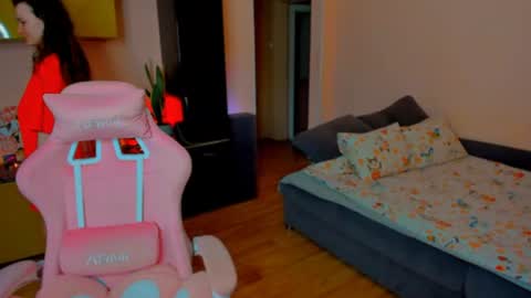 Snapshot of ameli_moon chatting on 06/19/26, 12:20 Eileen online show from 06/19/26, 12:20