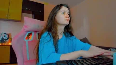Snapshot of ameli_moon chatting on 07/03/26, 07:15 Eileen online show from 07/03/26, 07:15
