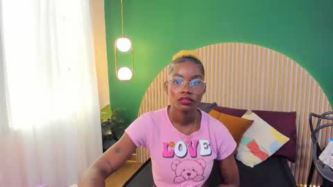 Amelia Adams online show from 11/14/25, 07:12