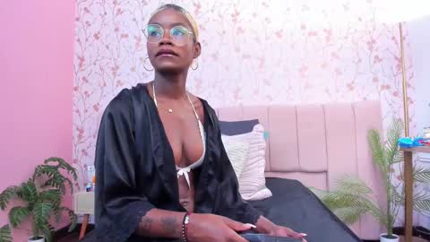 Amelia Adams online show from 11/20/25, 07:19