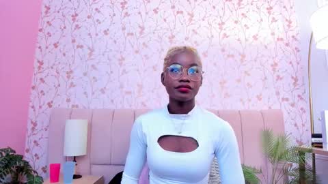 Amelia Adams online show from 12/02/25, 07:09