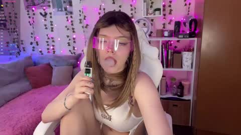 Amelia Aley  online show from 02/09/25, 09:05