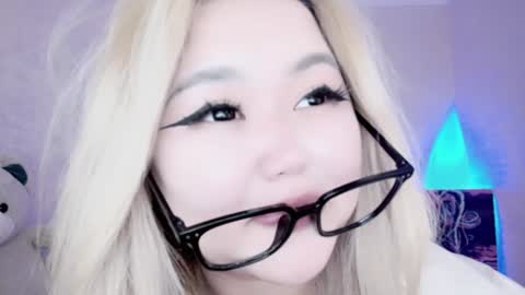 Amelia online show from 12/13/24, 03:38