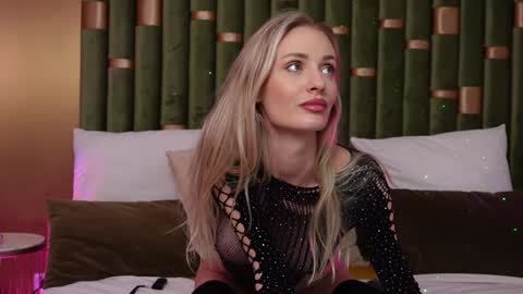 Amelia online show from 12/30/24, 12:20