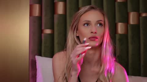 Amelia online show from 01/16/25, 06:14