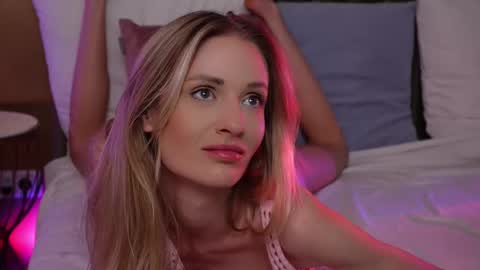 Amelia online show from 02/25/25, 10:50