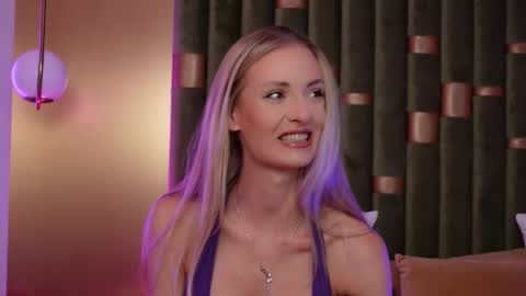 Amelia online show from 09/09/25, 04:39