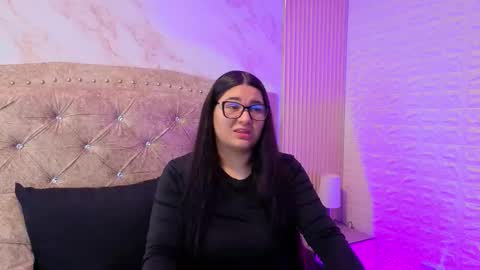 AMELIA CASTELL  online show from 03/10/26, 01:05