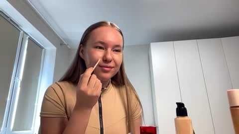 Snapshot of ameliachittester chatting on 06/21/26, 11:57 I am Amelie ntmu Lets hit 10 Thumbs Up together online show from 06/21/26, 11:57