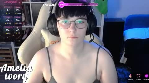 ameliaivory online show from 05/18/26, 01:24