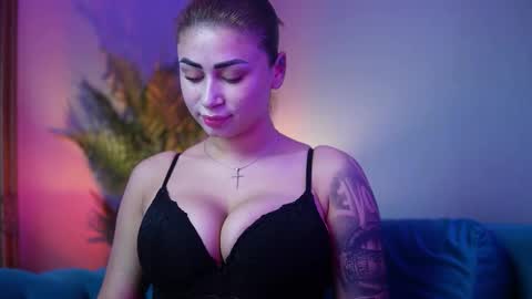  Amelia  online show from 11/10/25, 08:52