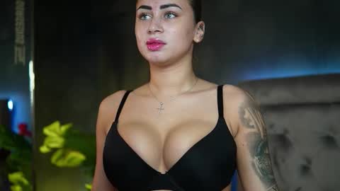 Snapshot of ameliajupiter chatting on 11/14/25, 10:18 Amelia online show from 11/14/25, 10:18