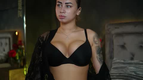 Snapshot of ameliajupiter chatting on 11/18/25, 10:36 Amelia online show from 11/18/25, 10:36