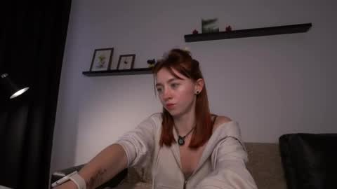 Amelia   online show from 10/21/25, 03:02