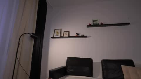 Amelia   online show from 11/30/25, 08:18