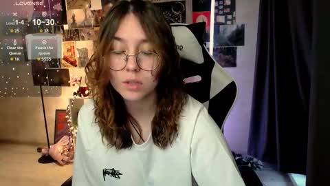 Snapshot of ameliameadd chatting on 10/18/25, 08:59 Amelia online show from 10/18/25, 08:59