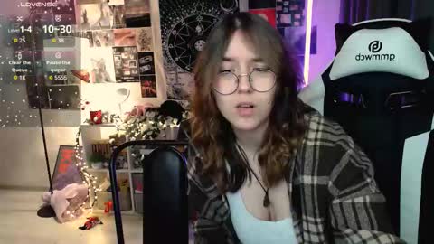 Snapshot of ameliameadd chatting on 10/28/25, 09:24 Amelia online show from 10/28/25, 09:24