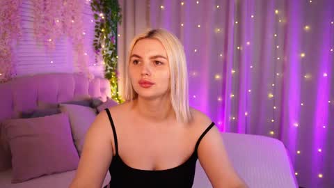Snapshot of ameliawells chatting on 05/04/26, 03:57 Amelia online show from 05/04/26, 03:57