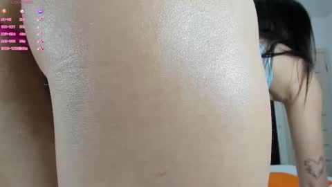 amelie_25 online show from 11/08/25, 11:25